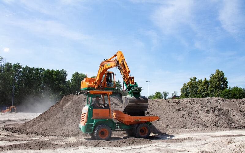 Erdarbeiten mit heiler Bagger